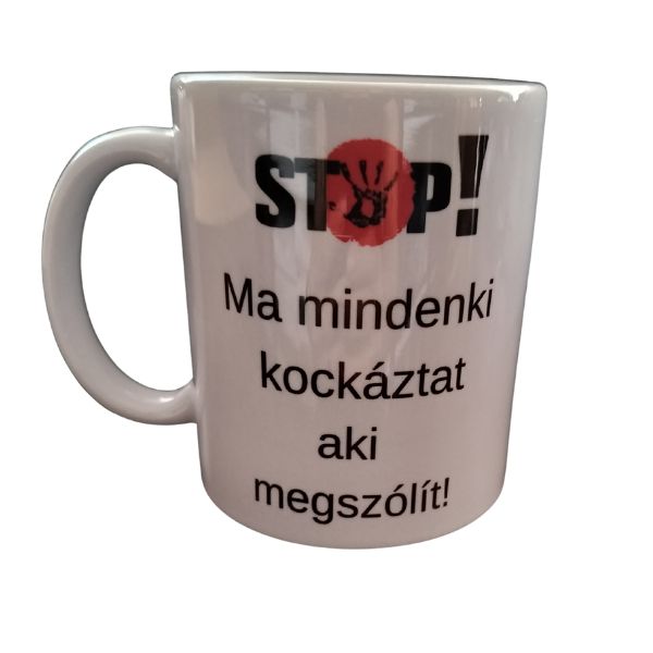 Stop-fehér bögre