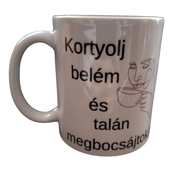 Kortyolj-fehér bögre