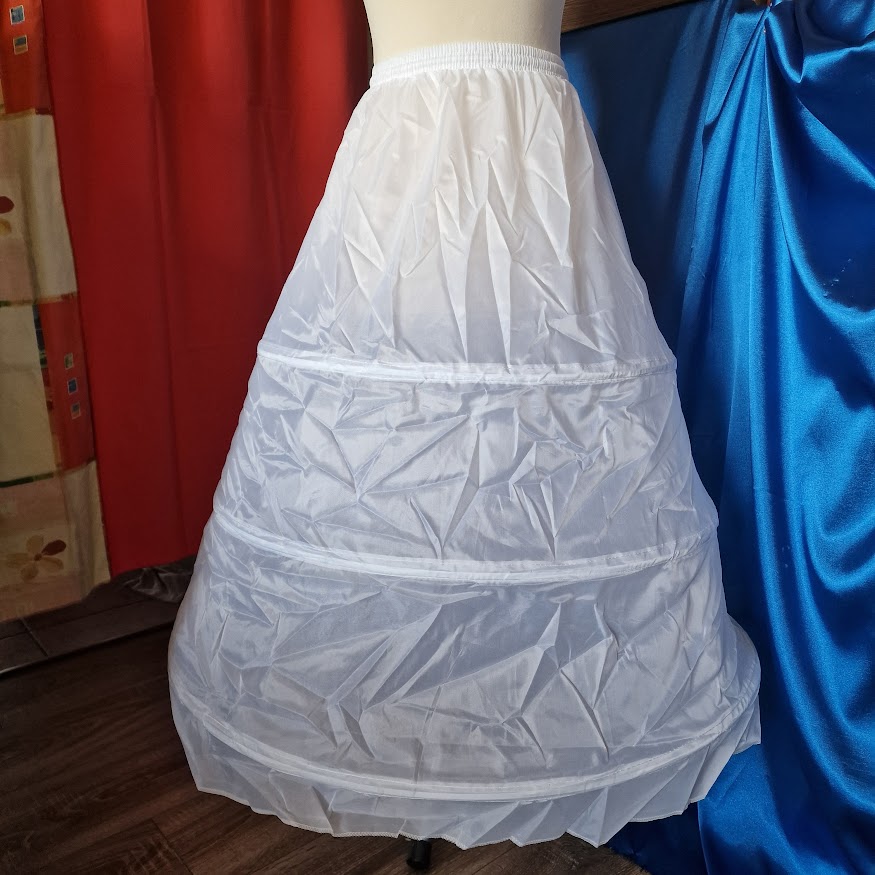ESKÜVŐ ASZ03A   3 körös fehér selyem menyasszonyi alsószoknya abroncs