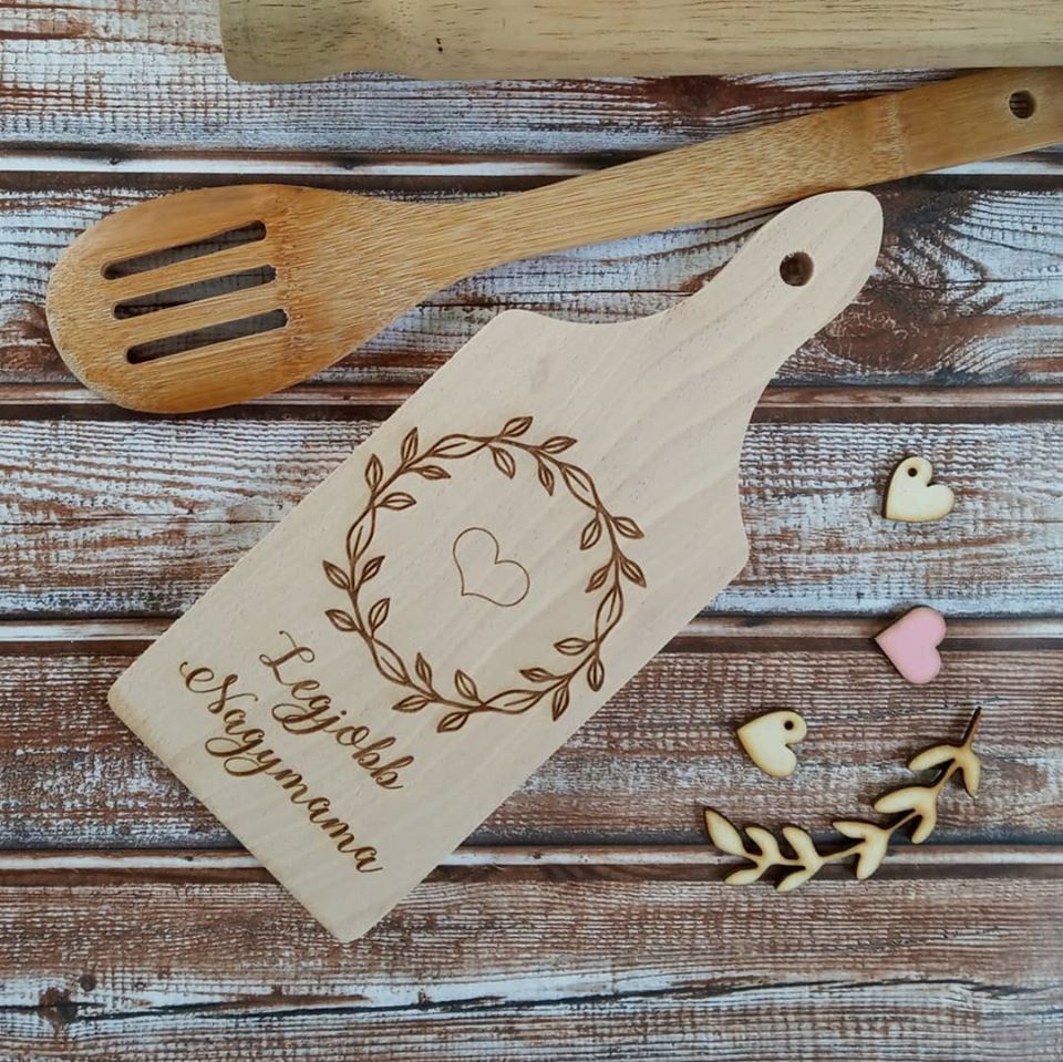 Anyák napi vágódeszka - egyedi felirattal