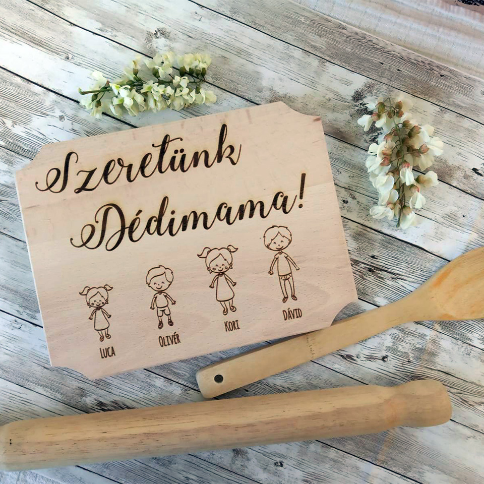 Vágódeszka gyerek figurákkal és egyedi felirattal
