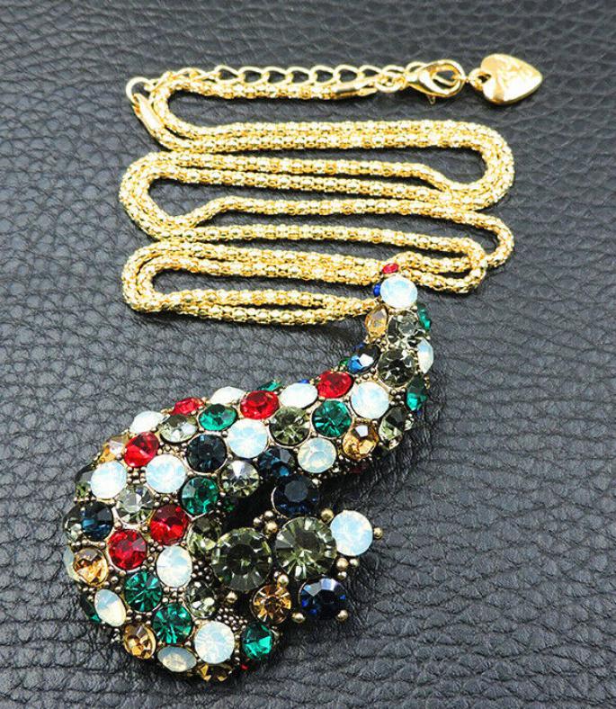 Bross kitűző BNY08 - Antik hatású strasszköves medál nyaklánccal 40x68mm