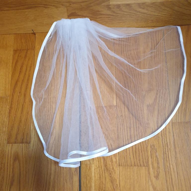 FTY04 - 1 rétegű szatén szegélyű Hófehér MINI menyasszonyi fátyol 30x50cm