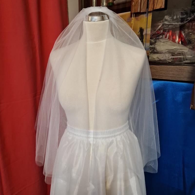 FTY81B - 2 rétegű szegetlen fehér menyasszonyi fátyol 58-78x150cm