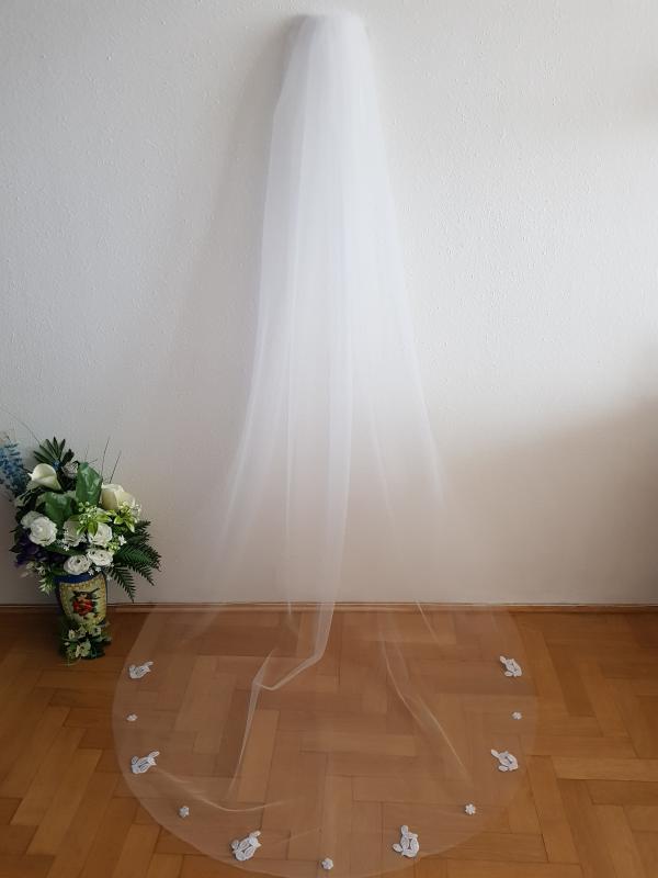 FTY106 - 1 rétegű szegetlen hímzett levél csipkés Ekrü menyasszonyi fátyol 300x150cm