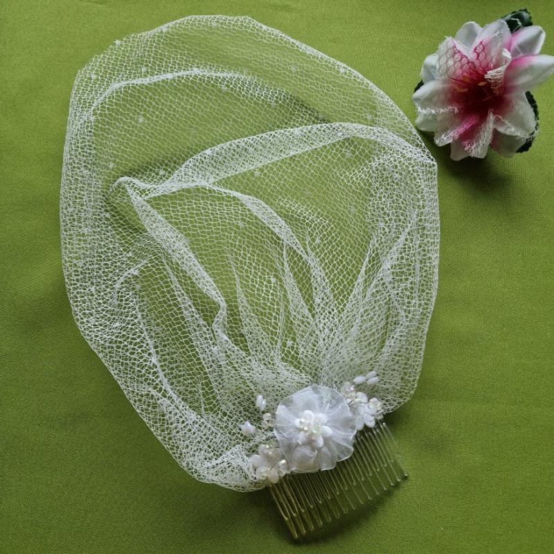 FTY140 - Menyasszonyi organza virágos fésűvel ellátott fehér arcfátyol kalitkafátyol