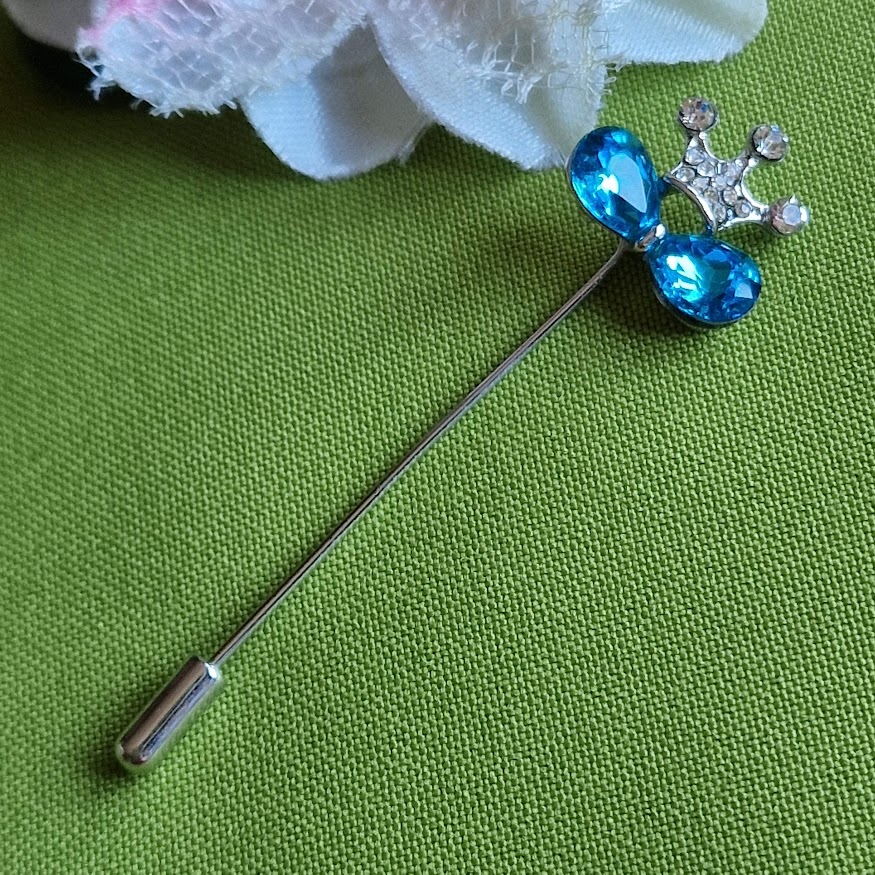 Hajtókatű kitűző HAT05 - Strasszköves Kék korona 20x75mm