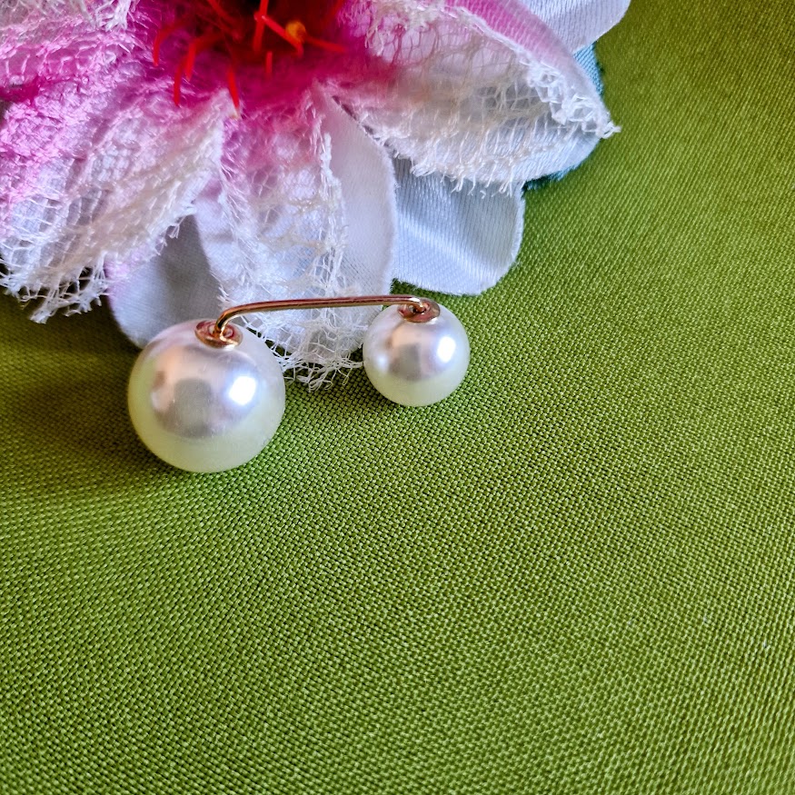 Kitűző bross BRO349 - Gyöngyös melltű 38x18mm