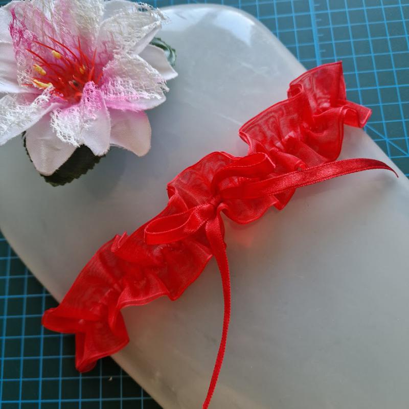 ESKÜVŐ HAK33 - 38mm-es Piros színű organza Harisnyakötő Combcsipke