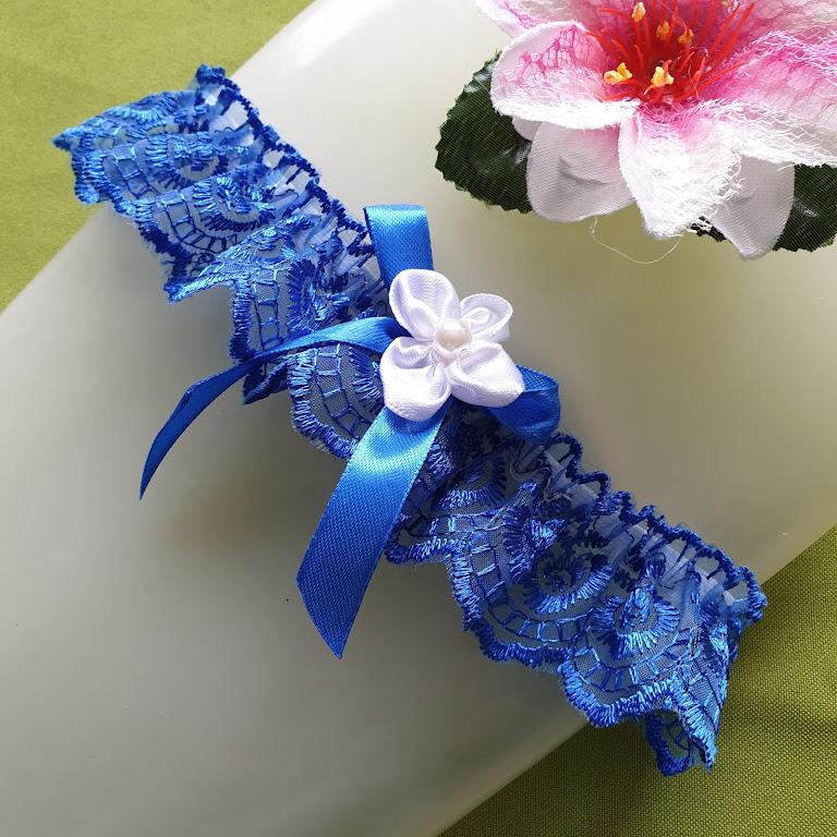 ESKÜVŐ HAK40 - 40mm-es Királykék színű csipke virágos Harisnyakötő Combcsipke