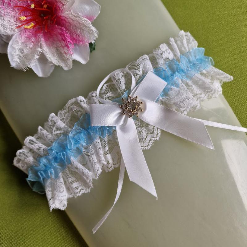 ESKÜVŐ HAK83 - 55mm-es fehér és kék színű masnis Harisnyakötő Combcsipke Legényfogó