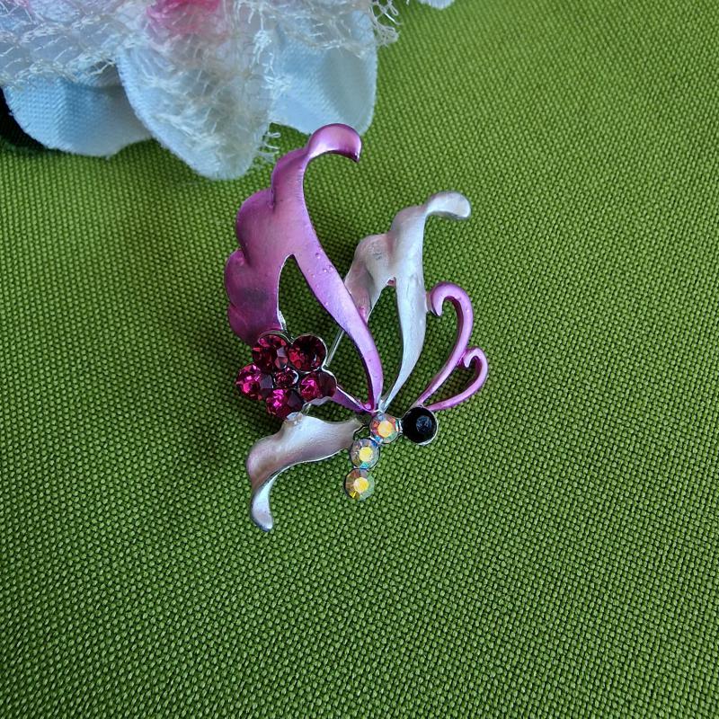 Kitűző bross BRO37 - rózsaszín pillangó 40mm