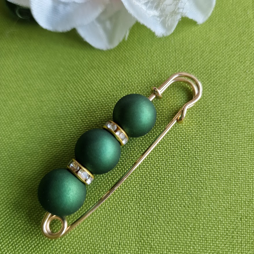 Kitűző bross BRO386C - Gyöngyös melltű 15x58mm - zöld