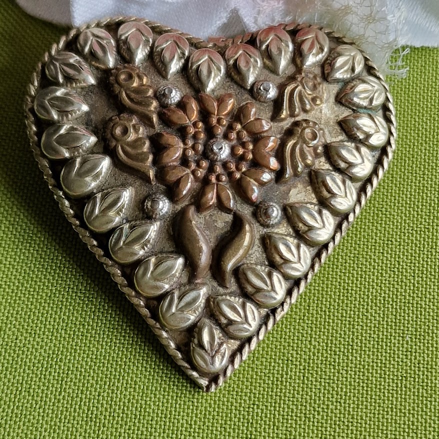 Kitűző bross BRO421 - Antik hatású rosegold HAND made szív 55x58mm