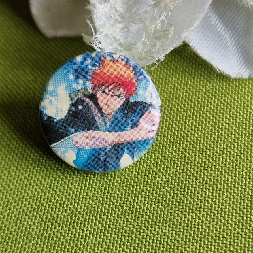 Kitűző bross BRO434 - BLEACH anime - Kuroszaki Icsigo Ø 20mm 2 osztály