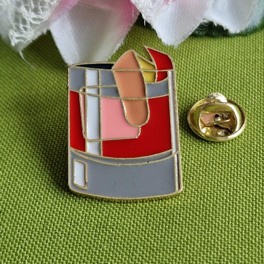 Kitűző bross BRO448 - Tűzzománcos Negroni koktélos pohár 30x20mm