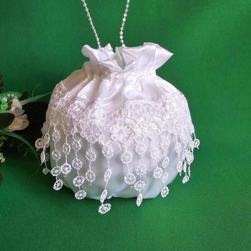 ESKÜVŐ MSZ22 - Menyasszonyi szütyő tatyó virágos csipkés fehér szatén kistáska