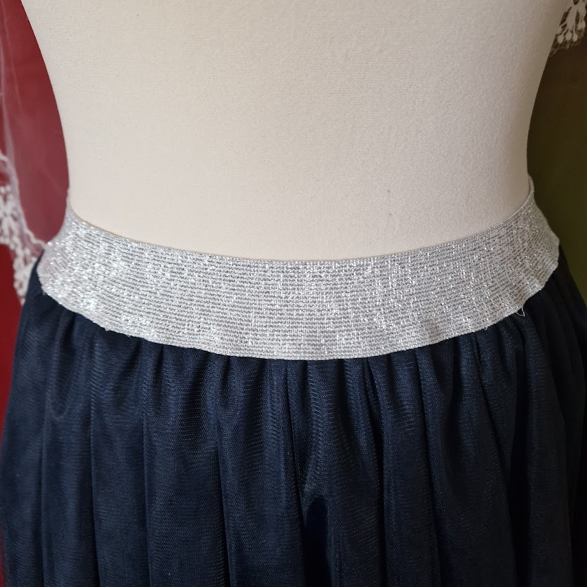 ESKÜVŐ ASZ36L – 5 rétegű sötétkék maxi tüll szoknya csillogós derékkal