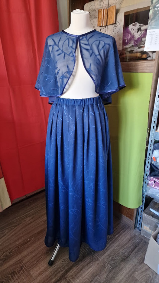 ESKÜVŐ ASZ45C – Hímzett hosszú sötétkék színű muszlin szoknya