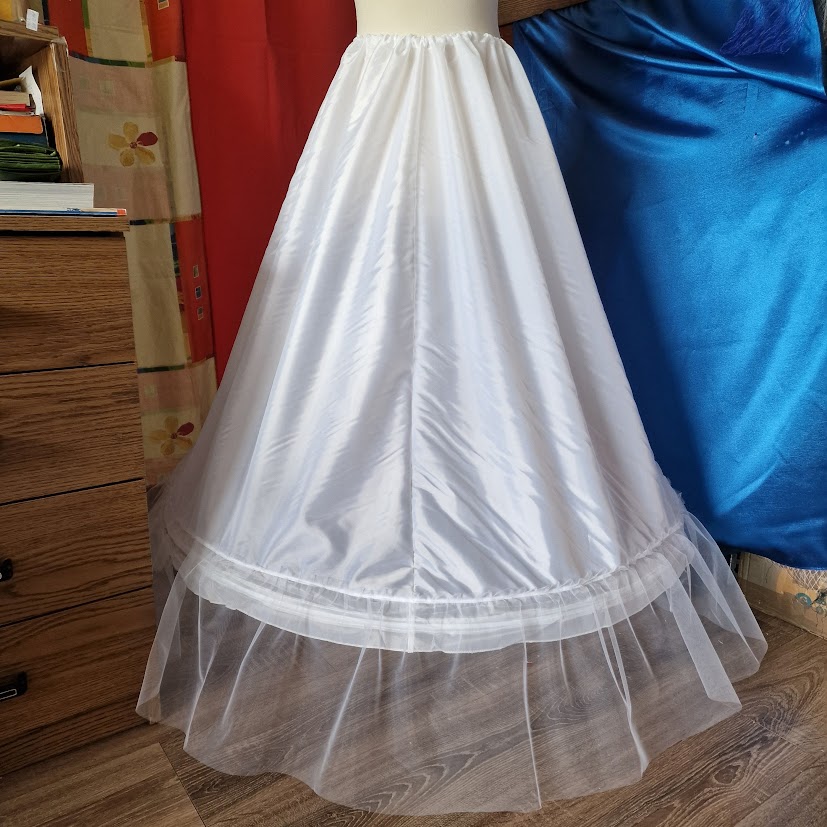 ESKÜVŐ ASZ70 - 80cm-es 1 körös fodros fehér selyem menyasszonyi alsószoknya abroncs