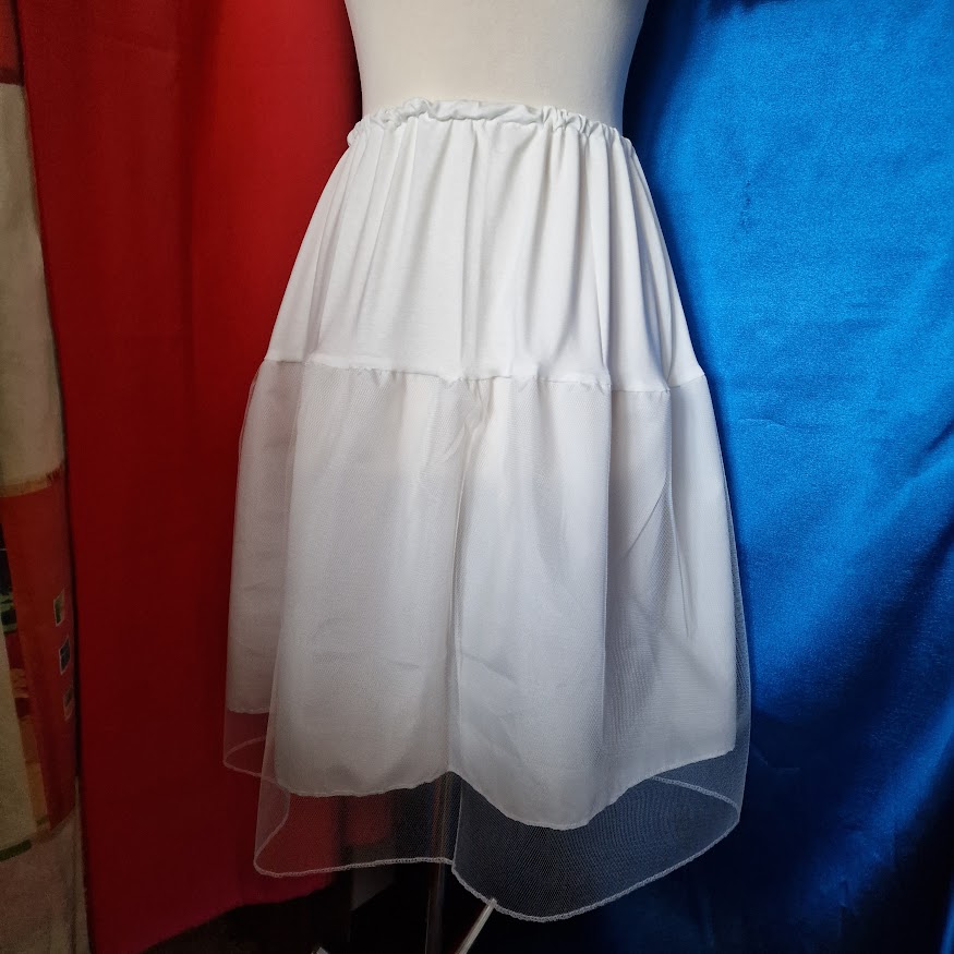 ESKÜVŐ ASZ76 - Rugalmas felsőrészű bélelt ekrü alsószoknya