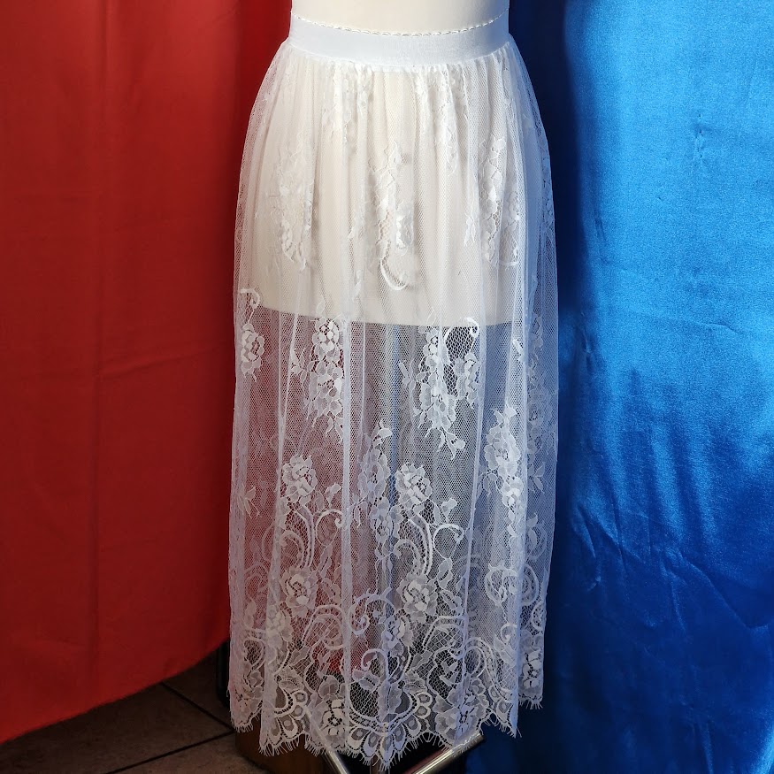 ESKÜVŐ ASZ78 - Fehér francia csipkéből készült menyasszonyi szoknya