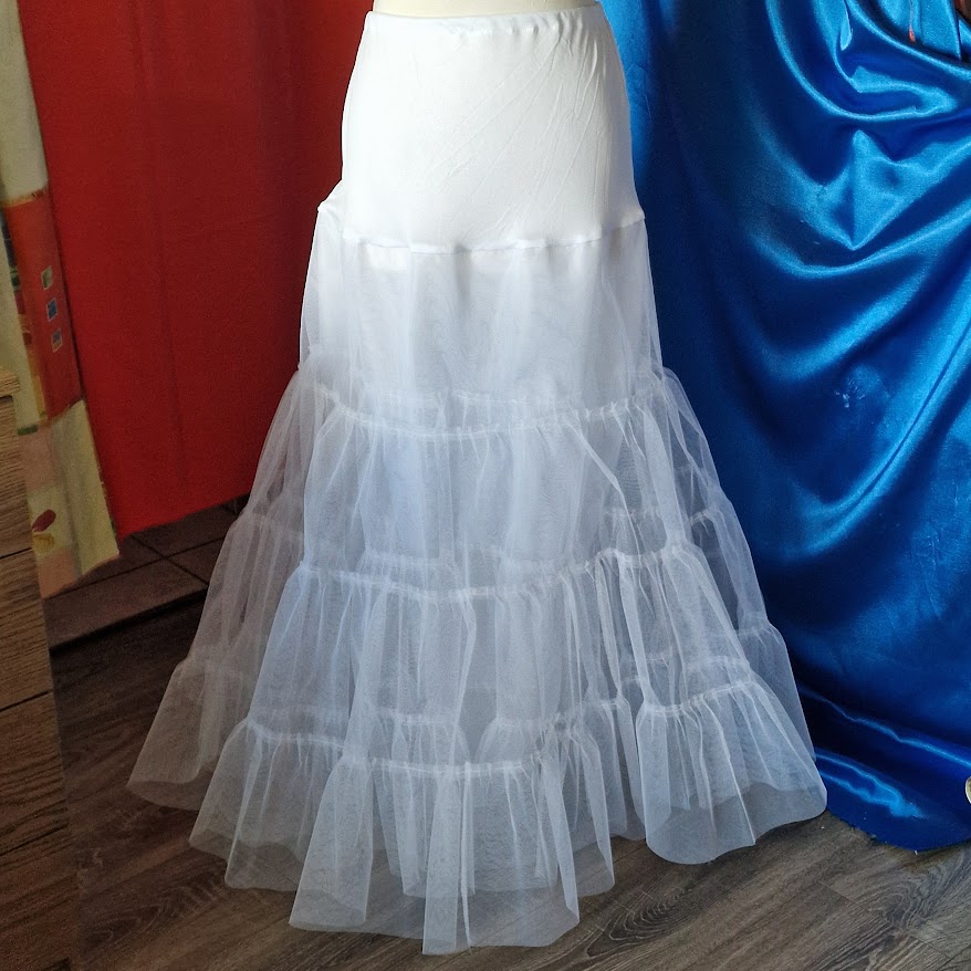 ESKÜVŐ ASZ84 – Hófehér rugalmas felső részű 2 plusz 1 rétegűhosszú fodros alsószoknya