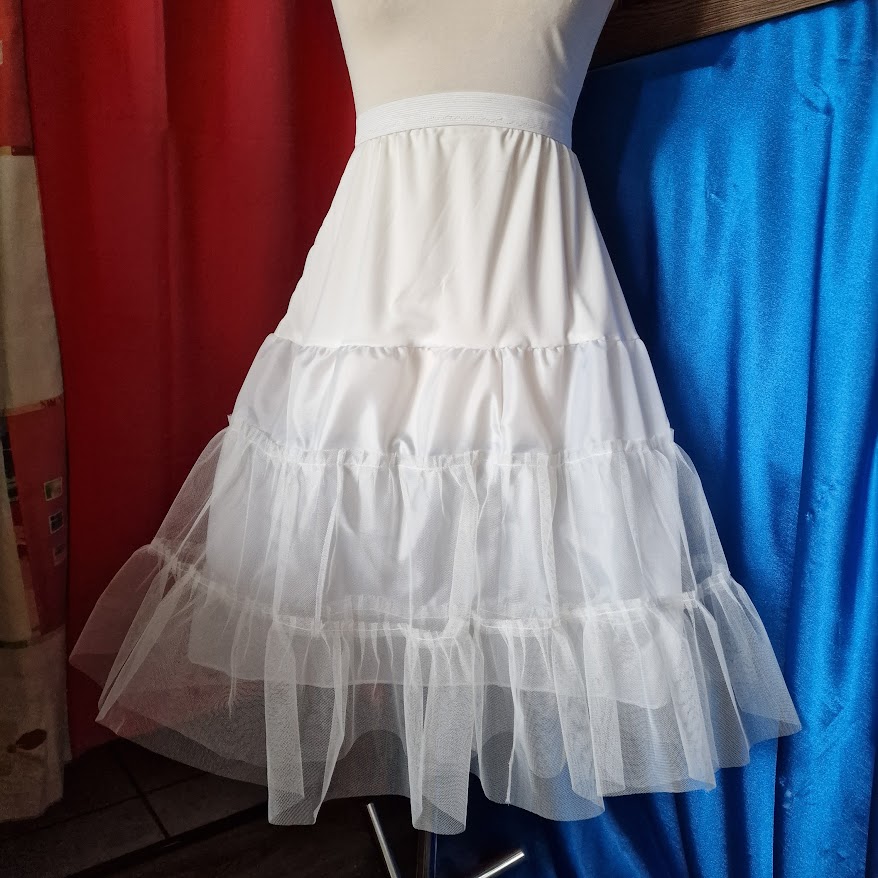 ESKÜVŐ ASZ87 – Rugalmas felső részű dupla fodros alsószoknya