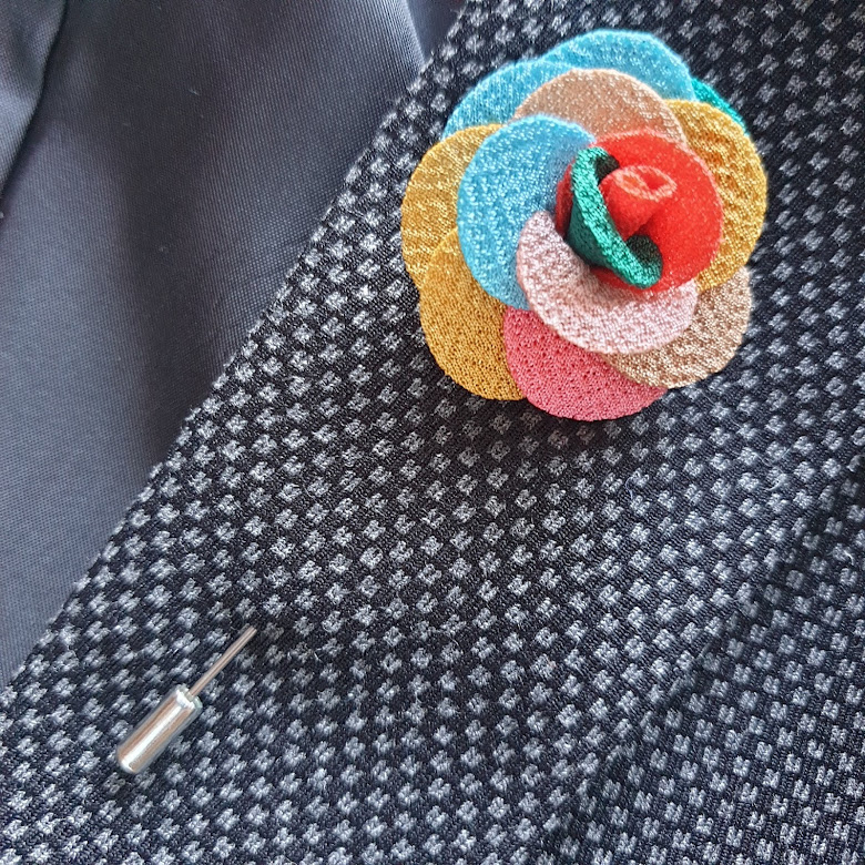 Hajtókatű kitűző HAT27 - 40mm-es tarka virág