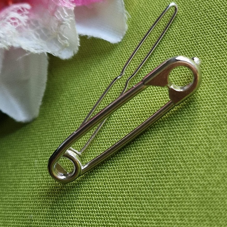 ESKÜVŐ HAD189 - Biztosítótű alakú hajcsat hajdísz