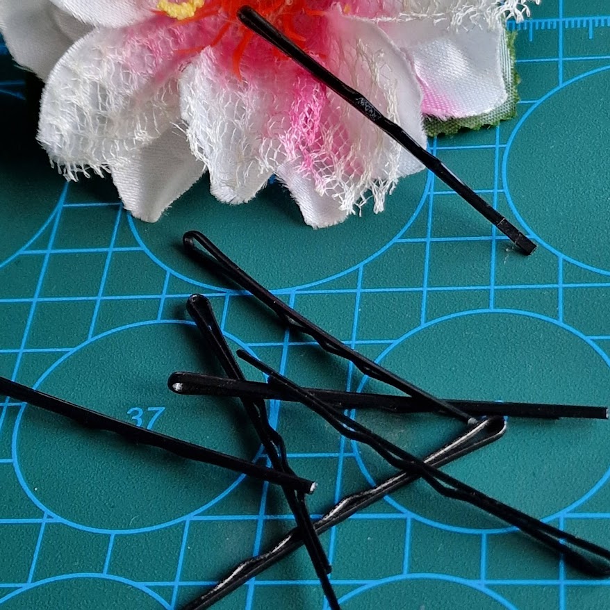 ESKÜVŐ HAD209 - 20db 70mm-es Hagyományos fekete hullámos csat csomag