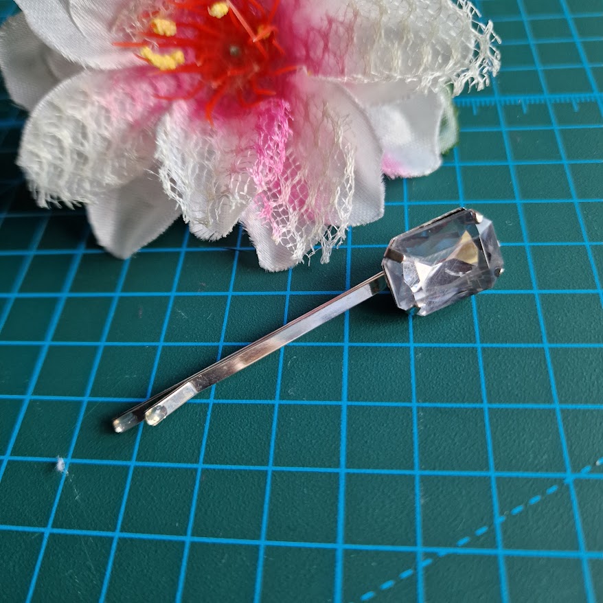 ESKÜVŐ HAD211 - 20x13mm-es köves ezüst színű hajcsat hajtű