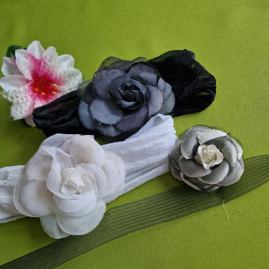 HAD221 - 4db rózsás hajpánt kitűző nyakdísz 2 osztályú