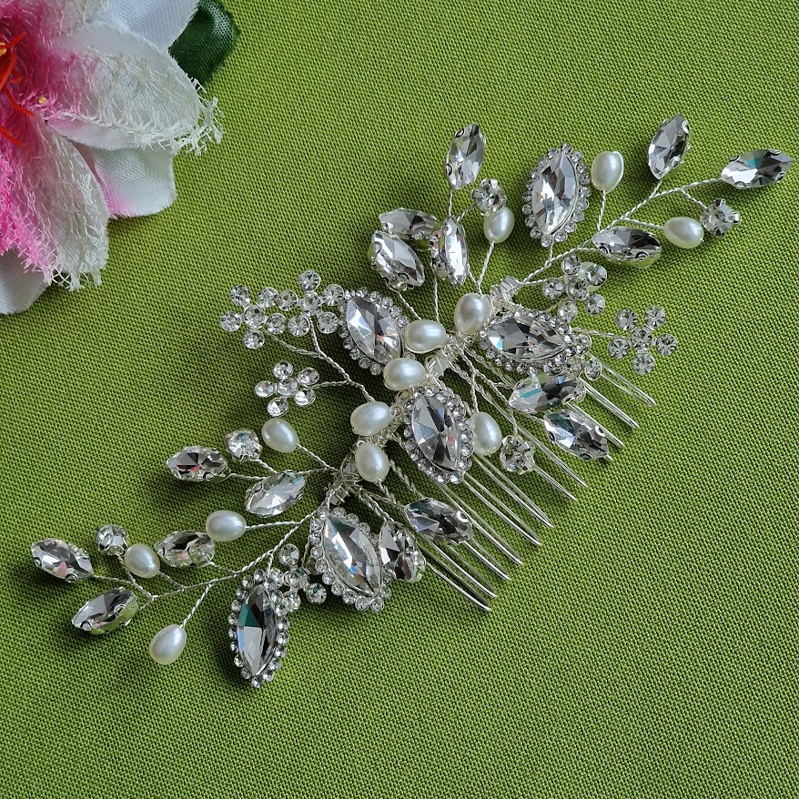 ESKÜVŐ HAD227 - Menyasszonyi strasszköves gyöngyös virágos leveles hajfésű hajdísz