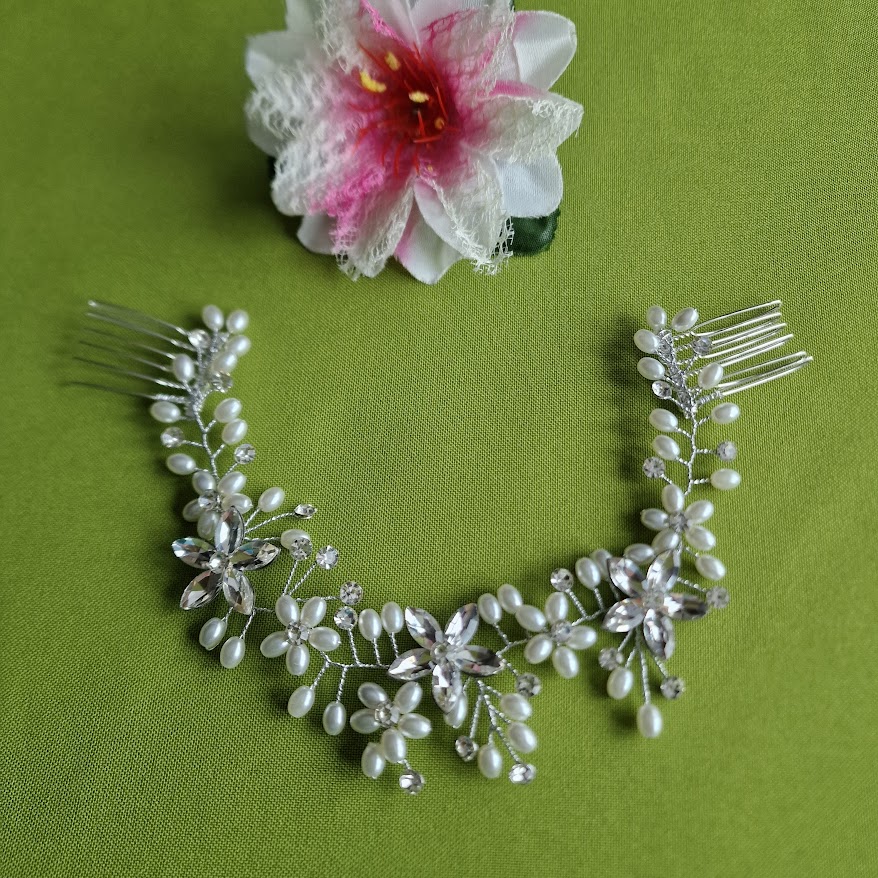 ESKÜVŐ HAD226 - Menyasszonyi strasszos gyöngyös dupla hajfésűs hajdísz - ezüst alap