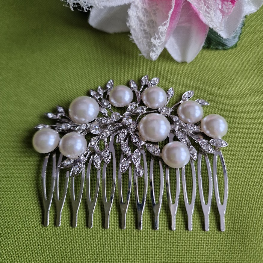 ESKÜVŐ HAD234 - Menyasszonyi strasszköves gyöngyös hajfésű hajdísz