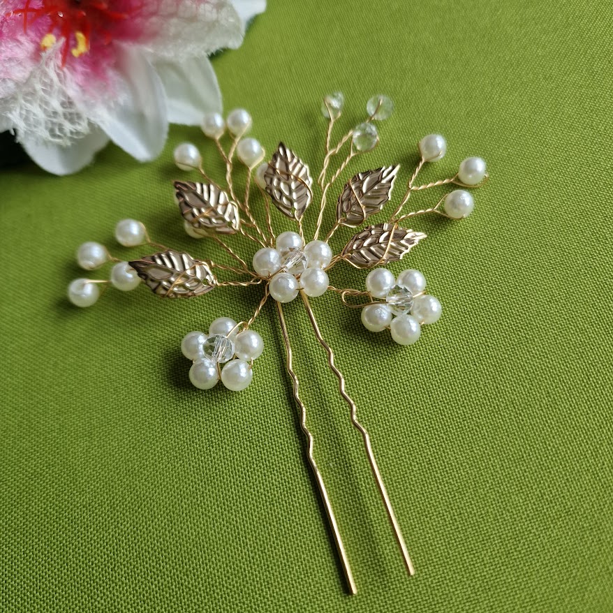 ESKÜVŐ HAD239 - Arany színű 5 leveles gyöngyös hajtű hajdísz