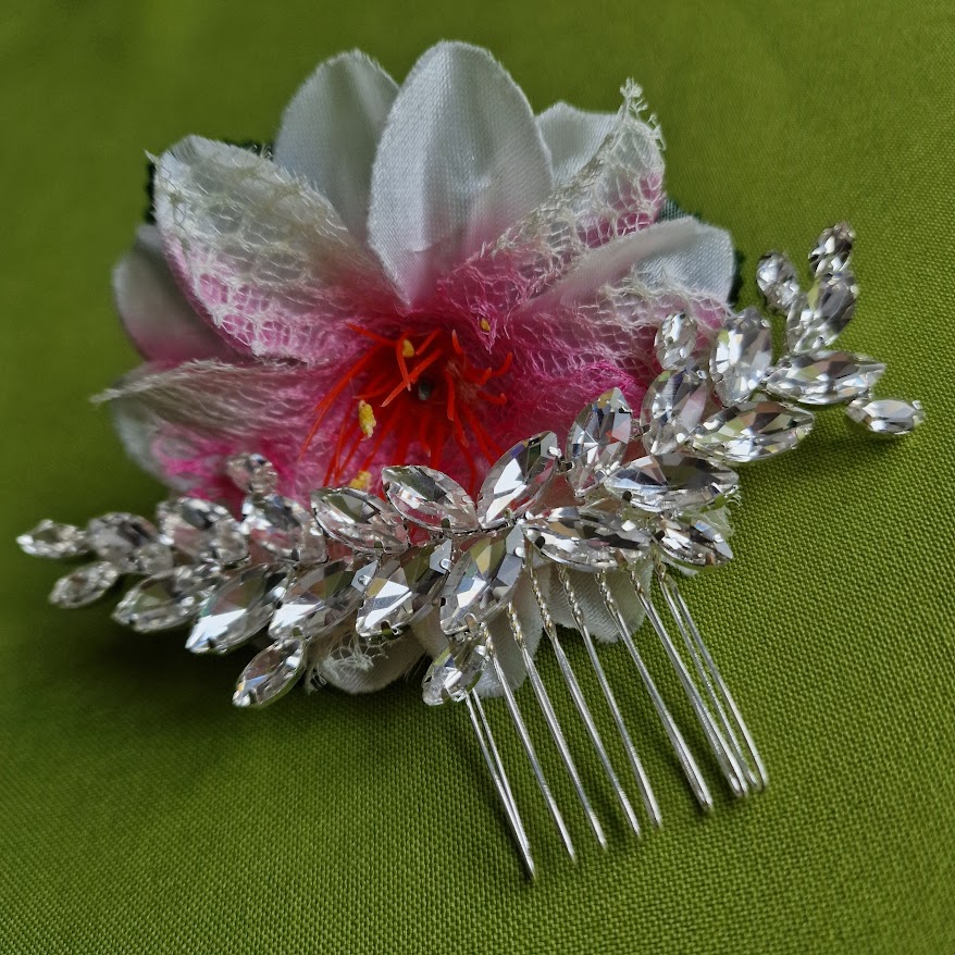 ESKÜVŐ HAD245 - Kristályköves levél mintás hajfésű hajdísz