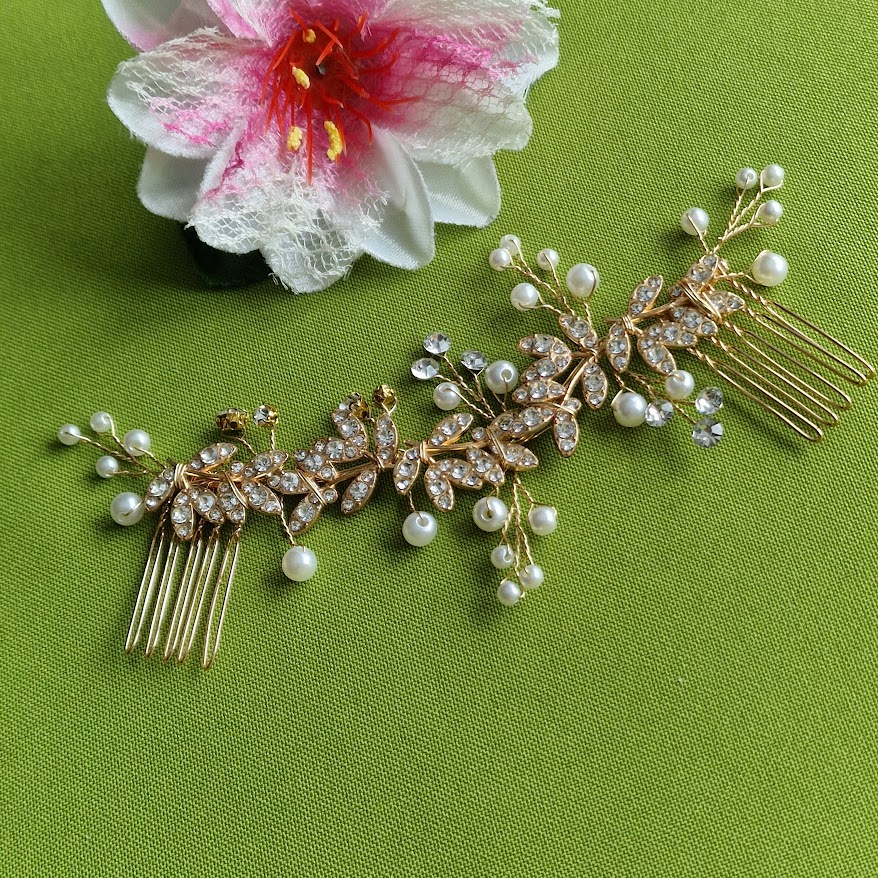 ESKÜVŐ HAD249 - Menyasszonyi strasszos gyöngyös dupla hajfésűs hajdísz - arany alap