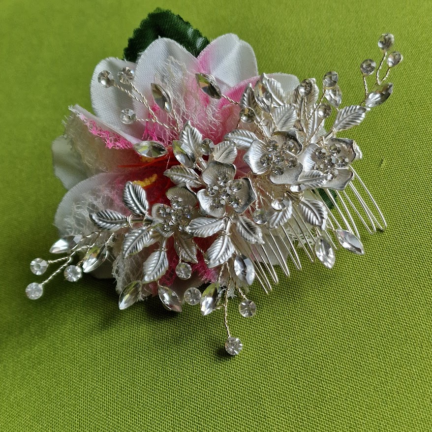 ESKÜVŐ HAD254 - Ezüst színű virágos ágacskás strasszköves hajfésű hajdísz