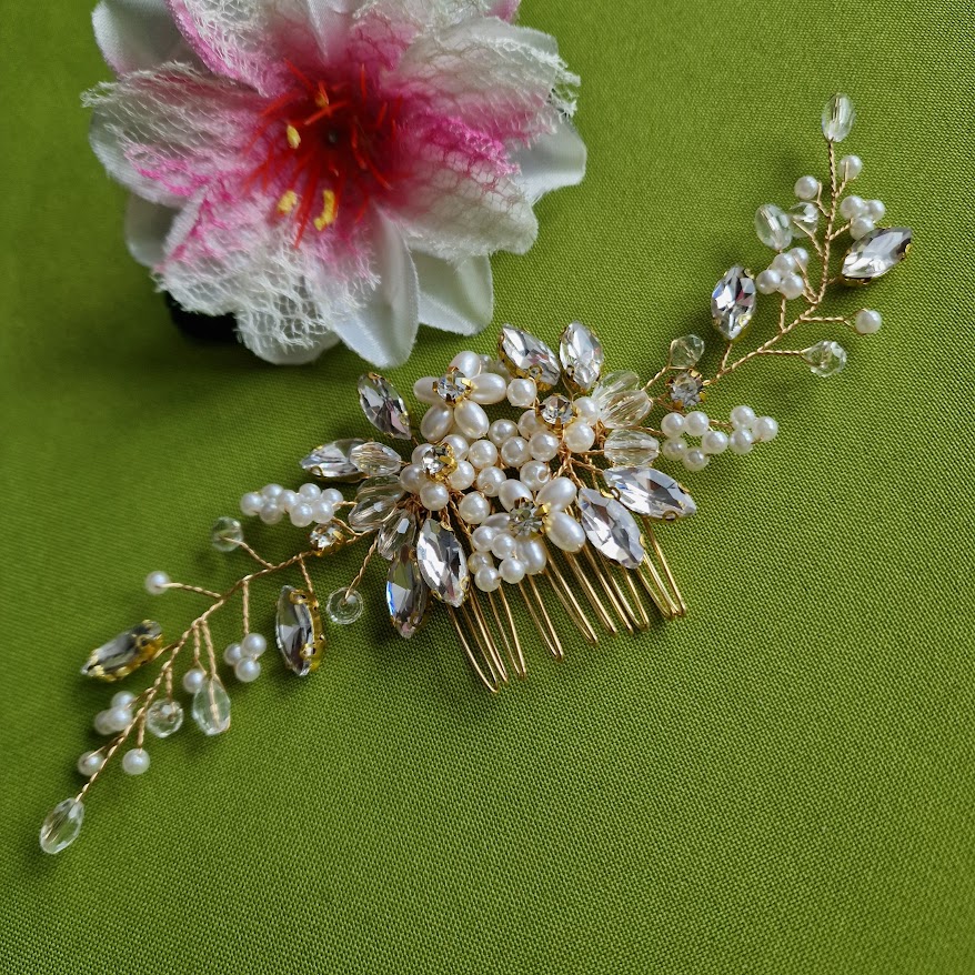 ESKÜVŐ HAD251 - Menyasszonyi kristályköves gyöngy virágos hajfésű hajdísz