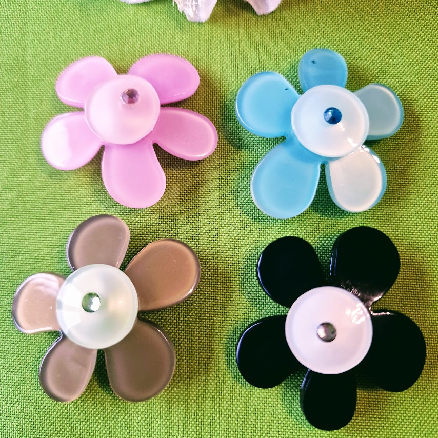 ESKÜVŐ HPT51 - Margaréta formájú strasszköves hajpánt hajráf dísz - bross kitűző