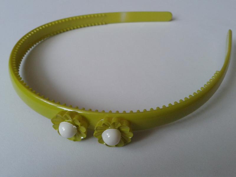 ESKÜVŐ HPT36 - Margaréta virágos zöld műanyag hajpánt hajráf