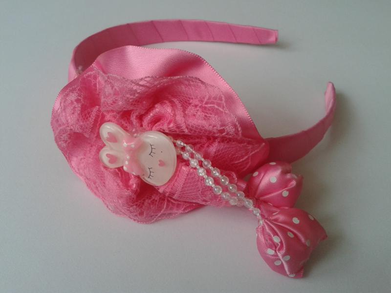 ESKÜVŐ HPT30 - Nyuszis csipke virágos pink szatén hajpánt hajráf