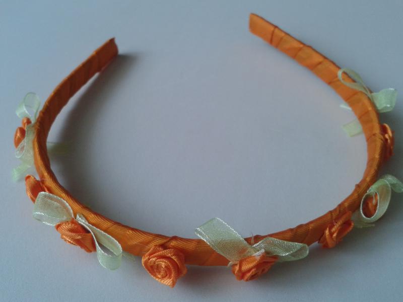 ESKÜVŐ HPT21 - Narancssárga szatén rózsás hajpánt