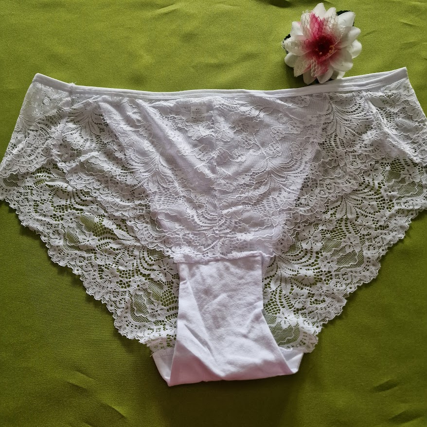FEN145 - Hagyományos fazonú csipkés elejű női bugyi - fehér 4XL-es