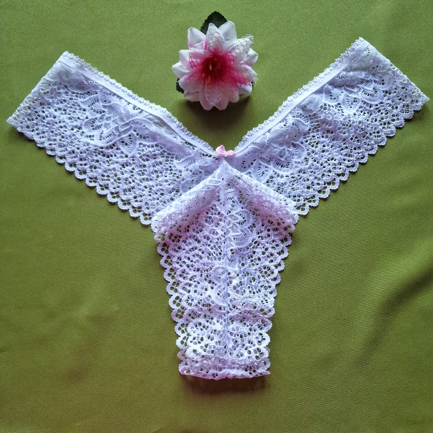 FEN115 - Női fehérnemű - Rugalmas masnis elegáns hófehér csipke bugyi