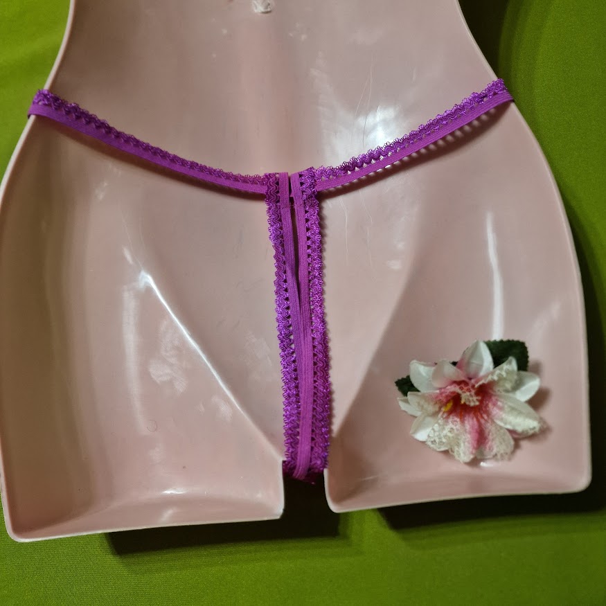 FEN114 - Női fehérnemű - Nagy méretű nyitott csipke tanga bugyi - türkizkék és színárnyalatos lila