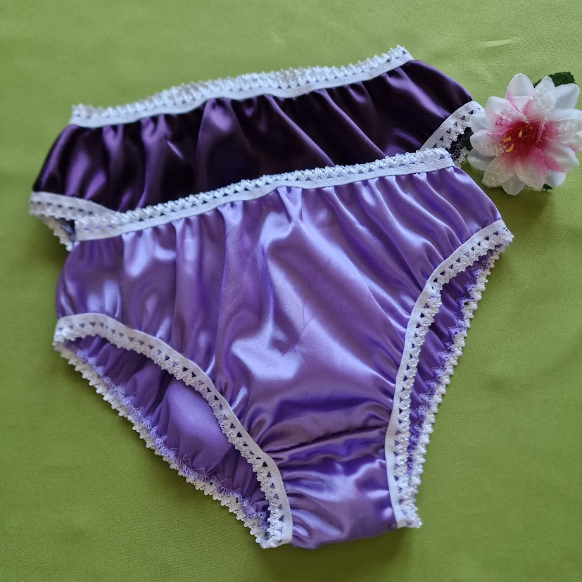 FEN78-2-9 - Női fehérnemű - 2db Hagyományos fazonú szatén bugyi - lilák