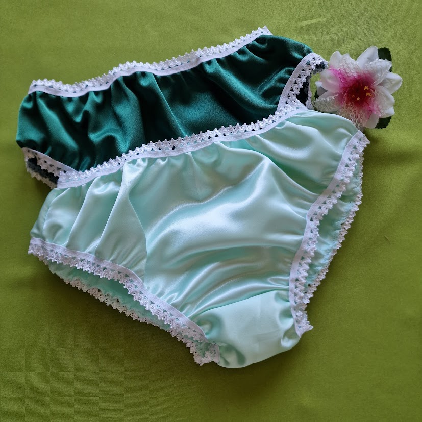 FEN78-2-8 - Női fehérnemű - 2db Hagyományos fazonú szatén bugyi - menta és zöld